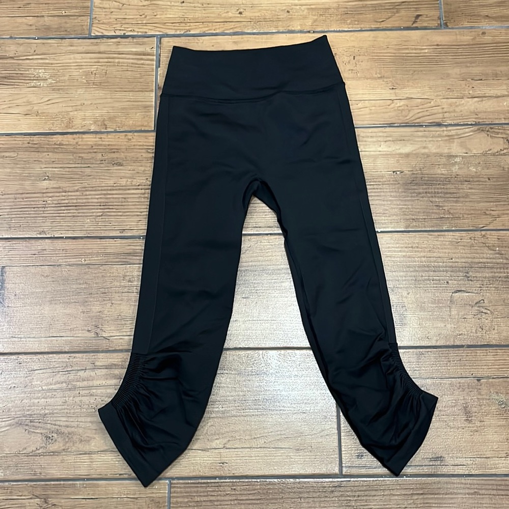Lululemon High Rise Ebb to Street Crops